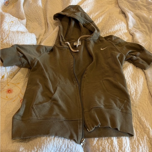 Short sleeve hoodie - Picture 2 of 4